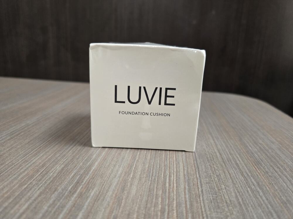 LUVIE Foundation Cushion Sealed New White Complexion Moisturizing Ivory 11/2030